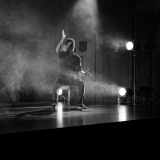 An Albatroz, le spectacle qui conte la vie de Jean-Marie Le Bris, avec Lukaz Nedeleg et Youen Bodros, porté par la compagnie Safar
